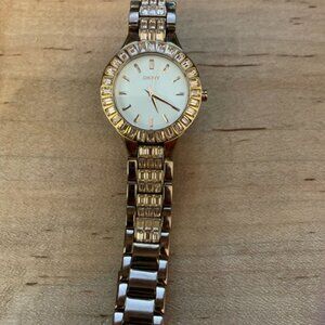 Rose Gold Watch w/Swarovski crystals EUC but needs battery